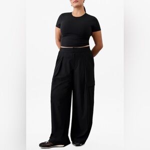 Athleta Pinnacle Wide Leg Cargo Pants Black NWT Size 16